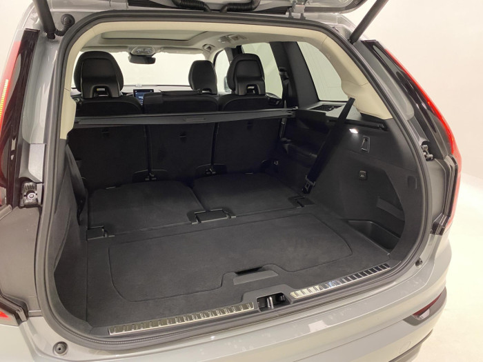 Volvo XC90 B5 AWD AUT DARK PLUS 7míst na operativní leasing