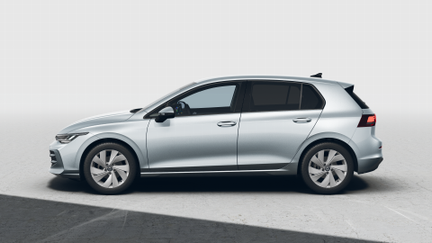 Volkswagen Golf People 1,5 eTSI 85 kW 7DSG mHEV na operativní leasing