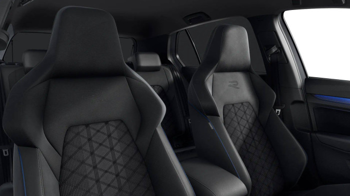 Volkswagen Golf R-Line People 7DSG mHEV 1,5eTSI / 110kW na operativní leasing