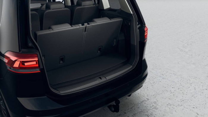Volkswagen Touran People 7DSG 1,5TSI / 110kW na operativní leasing