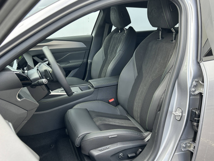 Peugeot 308 SW GT Hybrid e-DCS6 1,2 / 107kW na operativní leasing