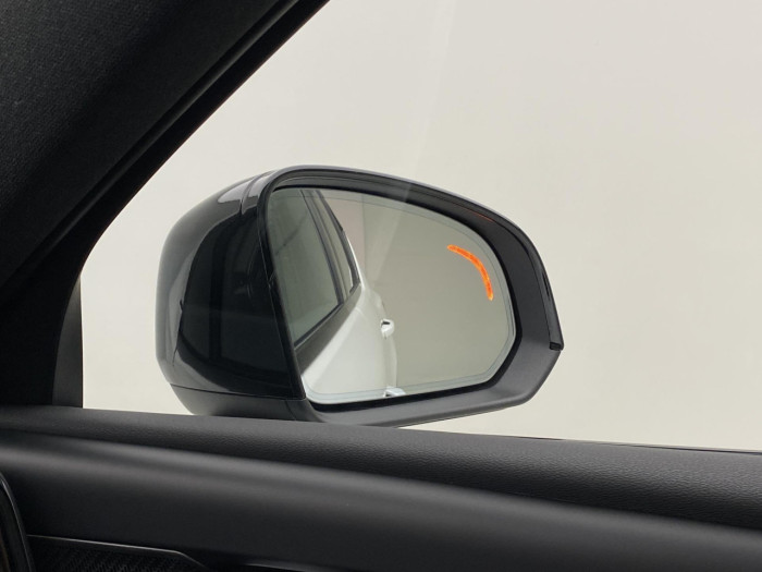 Volvo XC40 B3 AUT DARK PLUS na operativní leasing