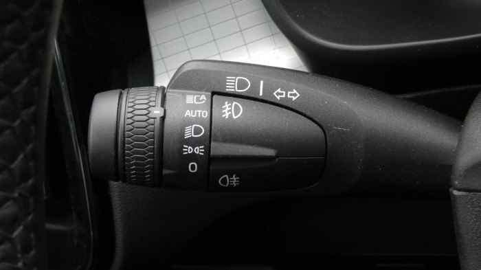 Volvo XC40 B4 FWD Core DCT na operativní leasing