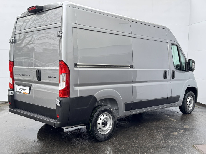Peugeot Boxer Furgon 3300 L2H2 2,2 BlueHDi MAN6 / 103kW na operativní leasing