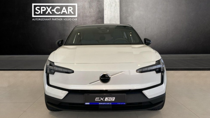 Volvo EX30 PLUS, Single Motor Extended Range, 200 kW / 272 HP na operativní leasing