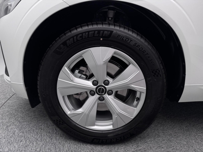 Volvo XC60 B5 AWD AUT CORE na operativní leasing