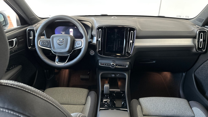 Volvo XC40 2.0 B3 - Benzín - Automat 7st. - 4x2 na operativní leasing