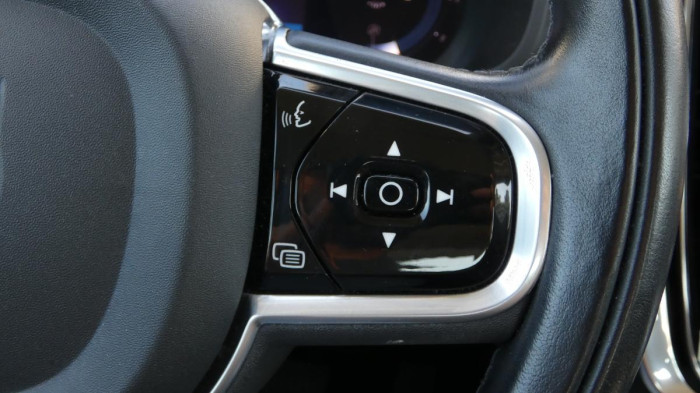 Volvo V90 B4 mHEV AWD aut. Momentum Pro na operativní leasing