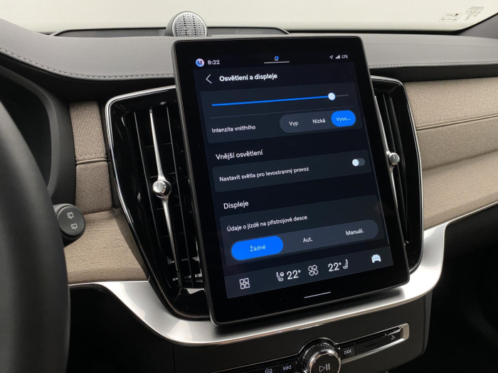 Volvo XC90 T8 AWD Plug-in BRIGHT PLUS 7m na operativní leasing