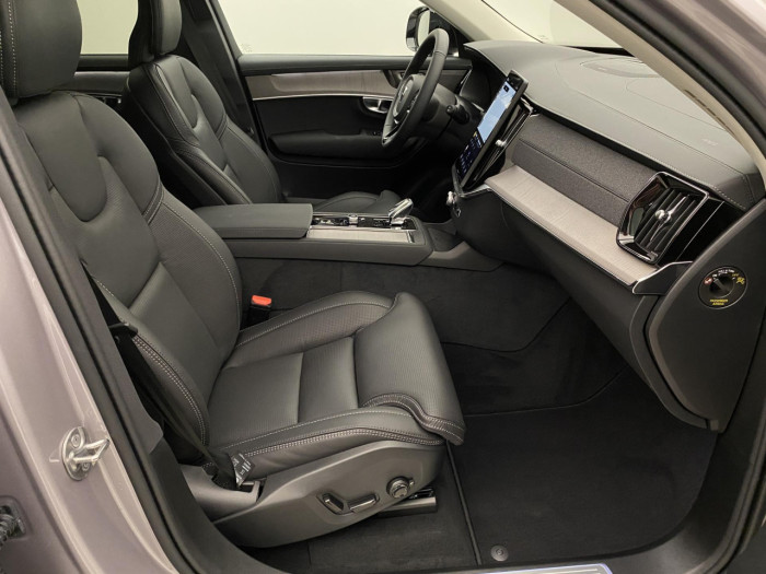 Volvo XC90 T8 AWD RECHARGE DARK PLUS 7m na operativní leasing