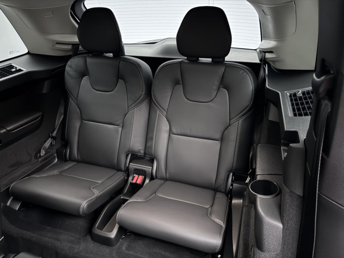Volvo XC90 T8 AWD Plug-in DARK PLUS 7m na operativní leasing