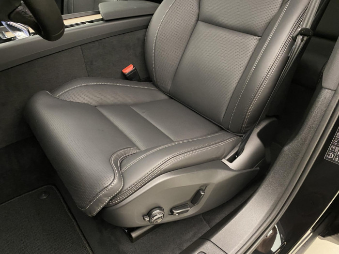 Volvo XC60 B5 AWD AUT BRIGHT PLUS na operativní leasing