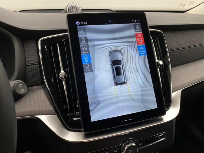 Volvo XC90 B5 AWD AUT DARK PLUS 7míst na operativní leasing