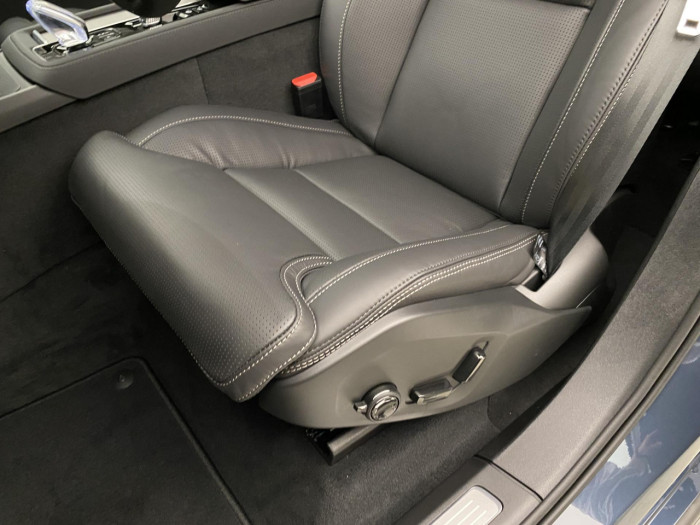 Volvo XC90 B5 AWD AUT BLACK EDITION PLUS na operativní leasing