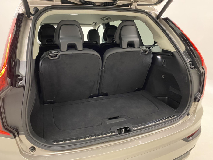 Volvo XC90 B5 AWD AUT DARK PLUS 7míst na operativní leasing