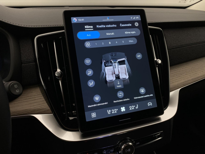 Volvo XC90 T8 AWD RECHARGE BRIGHT PLUS 7m na operativní leasing