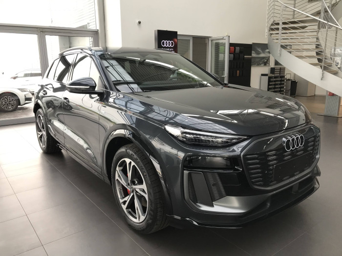 Audi Q6 SUV e-tron quattro 100kWh  / 315kW na operativní leasing