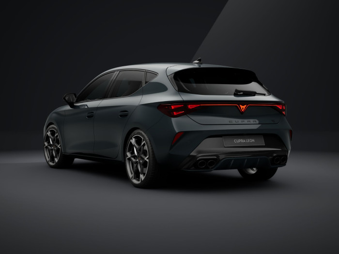 Cupra Leon VZ 2.0 TSI 325k DSG na operativní leasing