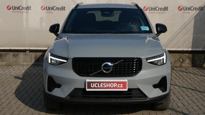 Volvo XC40 B3 PLUS DARK na operativní leasing