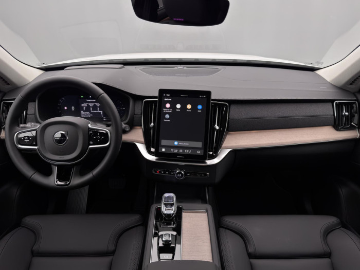 Volvo XC90 T8 AWD Plug-in BRIGHT PLUS 7m na operativní leasing