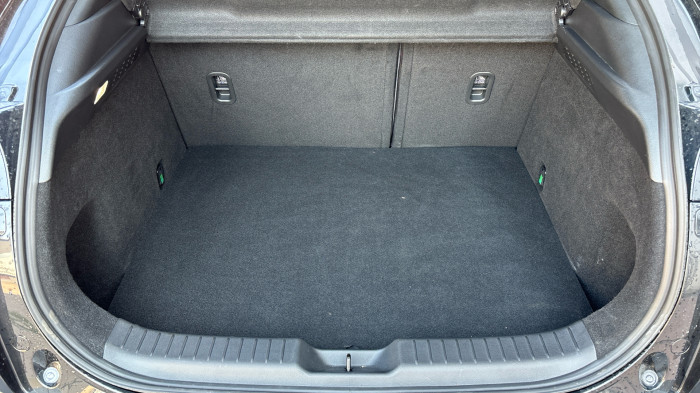 MX-30 R-EV AT 2WD EXCLUSIVE-LINE na operativní leasing