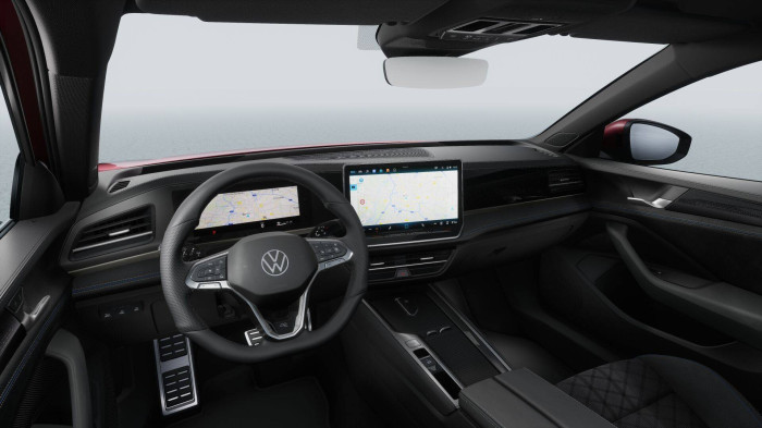 Volkswagen Passat R-Line People 7DSG 2,0TSI / 150kW na operativní leasing