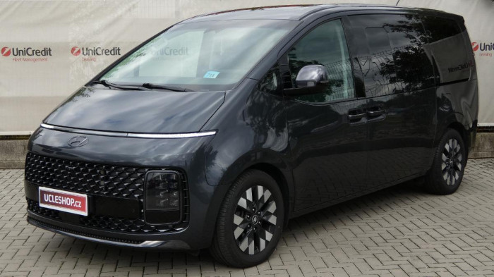 Hyundai Staria 2.2 CRDi Luxury 4x4 Auto na operativní leasing