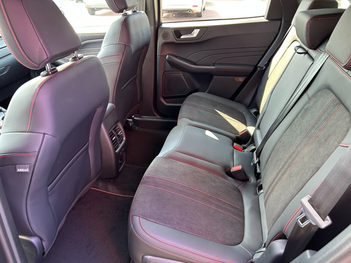 2.5Hybrid PHEV 178kW Titanium na operativní leasing