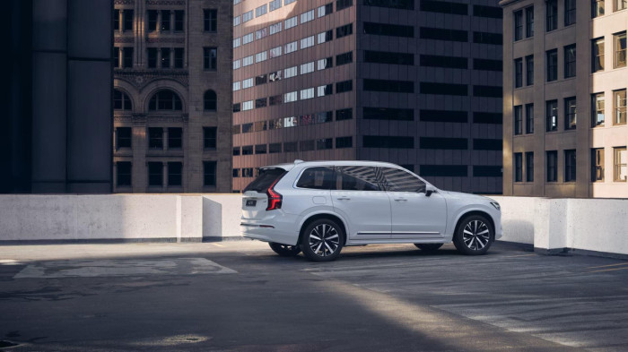 Volvo XC90 B5 AWD AUT CORE 7míst na operativní leasing