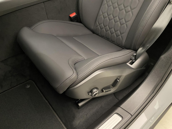 Volvo XC60 B5 AWD AUT BRIGHT PLUS na operativní leasing