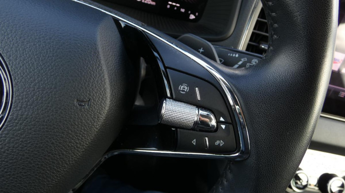 Škoda Karoq 2.0 TDI Ambition DSG na operativní leasing