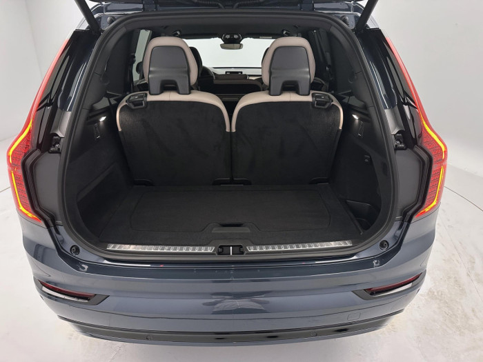 Volvo XC90 B5 AWD AUT DARK PLUS 7míst na operativní leasing