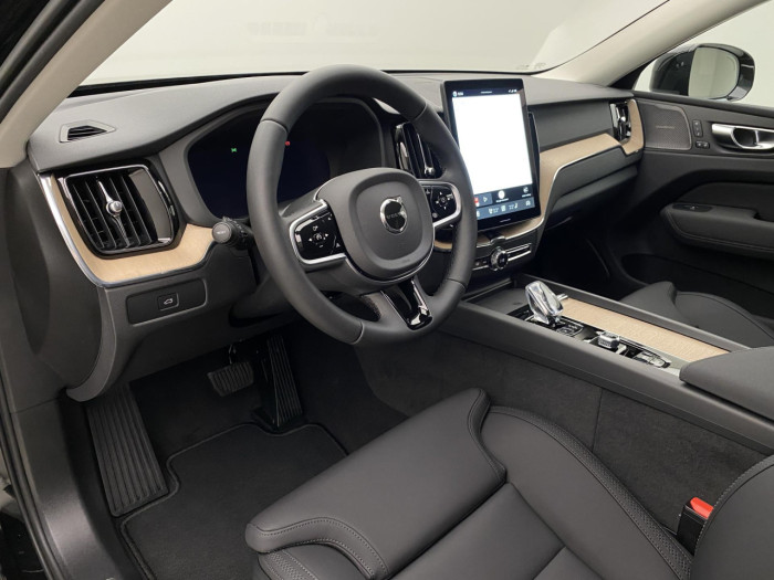 Volvo XC60 B5 AWD AUT BRIGHT PLUS na operativní leasing