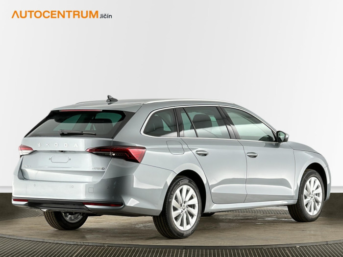 Škoda Octavia Top Selection 1,5 TSI Hybrid 110 kW DSG na operativní leasing