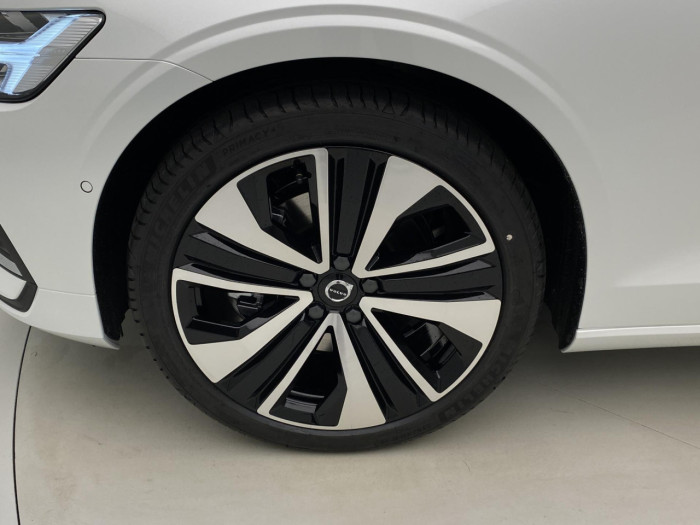 Volvo V60 B4 AUT BRIGHT PLUS na operativní leasing