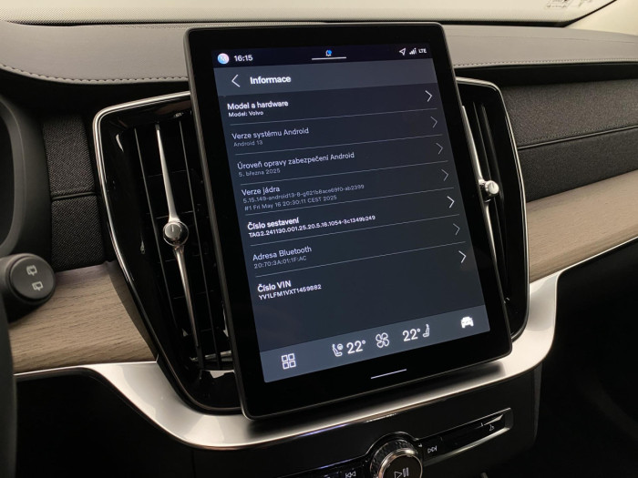 Volvo XC90 B5 AWD AUT DARK PLUS 7míst na operativní leasing