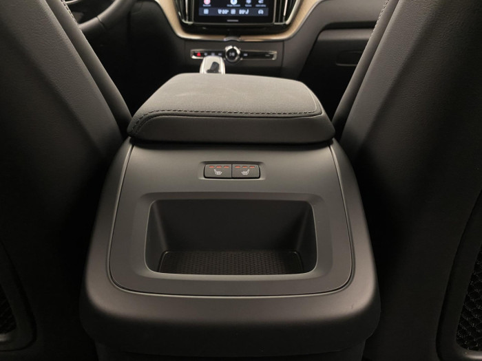 Volvo XC60 B5 AWD AUT BRIGHT PLUS na operativní leasing