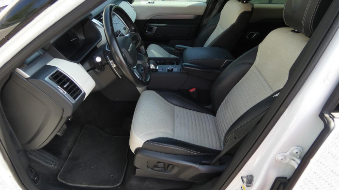 Land Rover Discovery D250 AUTO 4WD na operativní leasing