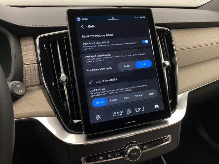 Volvo XC90 T8 AWD Plug-in BRIGHT PLUS 7m na operativní leasing