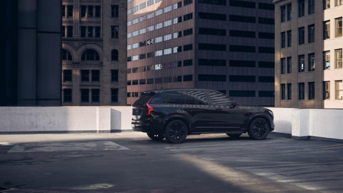 Volvo XC90 B5 AWD AUT BLACK EDITION ULTRA 2.0 Edition na operativní leasing