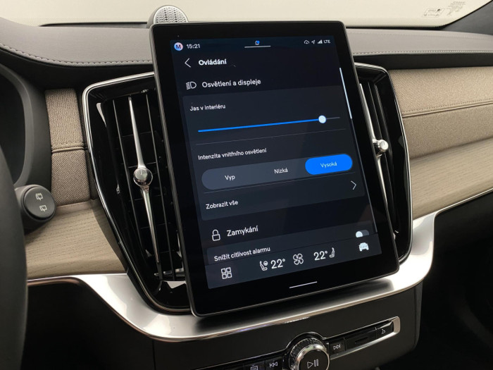 Volvo XC90 T8 AWD Plug-in BRIGHT ULTRA na operativní leasing