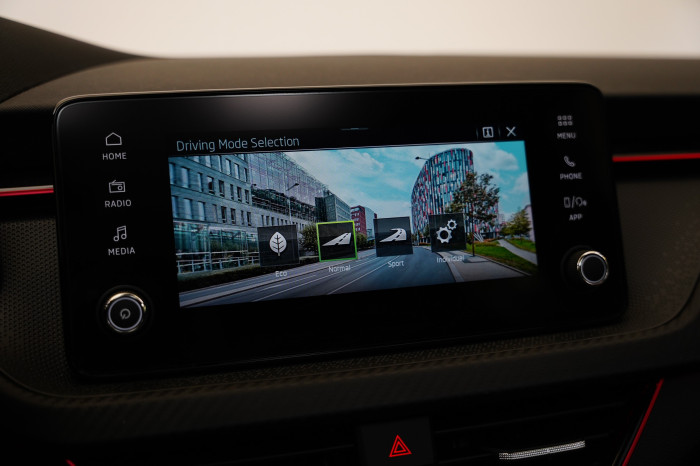 Škoda Scala 1.0 TSI 85 kW DSG Monte Carlo na operativní leasing
