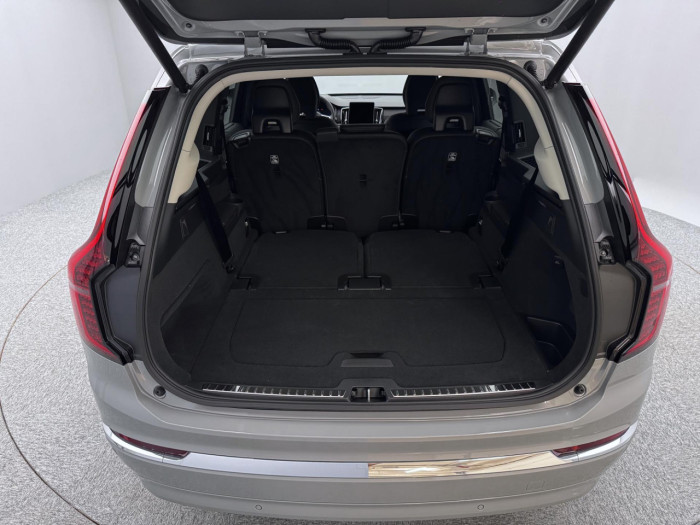 Volvo XC90 T8 AWD Plug-in BRIGHT PLUS 7m na operativní leasing