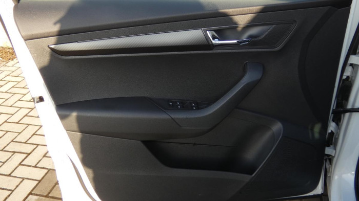 Škoda Karoq 1,5 TSI Sportline na operativní leasing