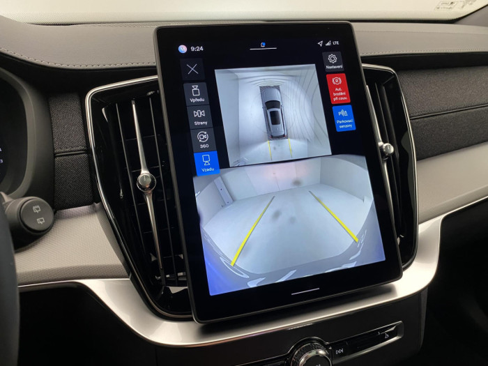 Volvo XC90 B5 AWD BLACK EDITION PLUS 7 na operativní leasing