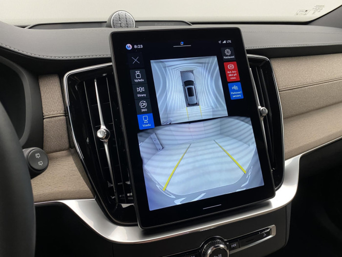 Volvo XC90 T8 AWD Plug-in BRIGHT PLUS 7m na operativní leasing