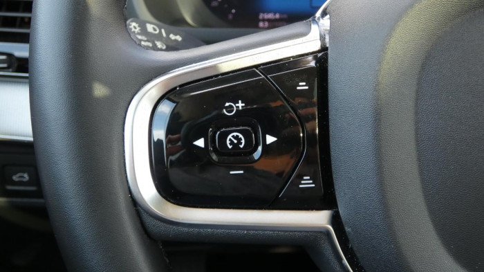 Volvo XC90 B5 AWD Plus Bright 7 míst na operativní leasing