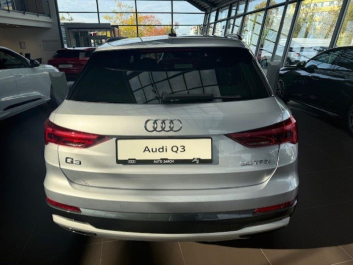 Audi Q3 Advanced 35 TFSI Stronic na operativní leasing