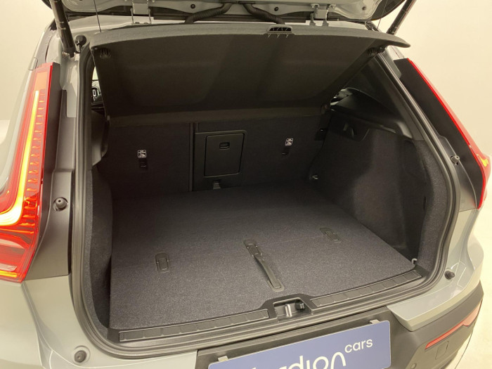 Volvo EX40 SINGLE MOTOR ELETRIC PLUS na operativní leasing