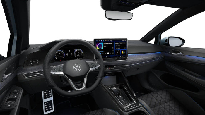 Volkswagen Golf R-Line People 7DSG mHEV 1,5eTSI / 110kW na operativní leasing